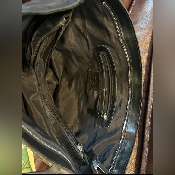 Rustic Town Women’s black leather tote bag purse - Picture 9 of 10